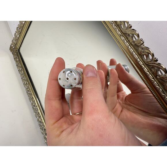 Vinthae Set of Japan-Made Hand-Painted Mini-Salt/Pepper Shakers. 1-1/2" Floral - Picture 7 of 10